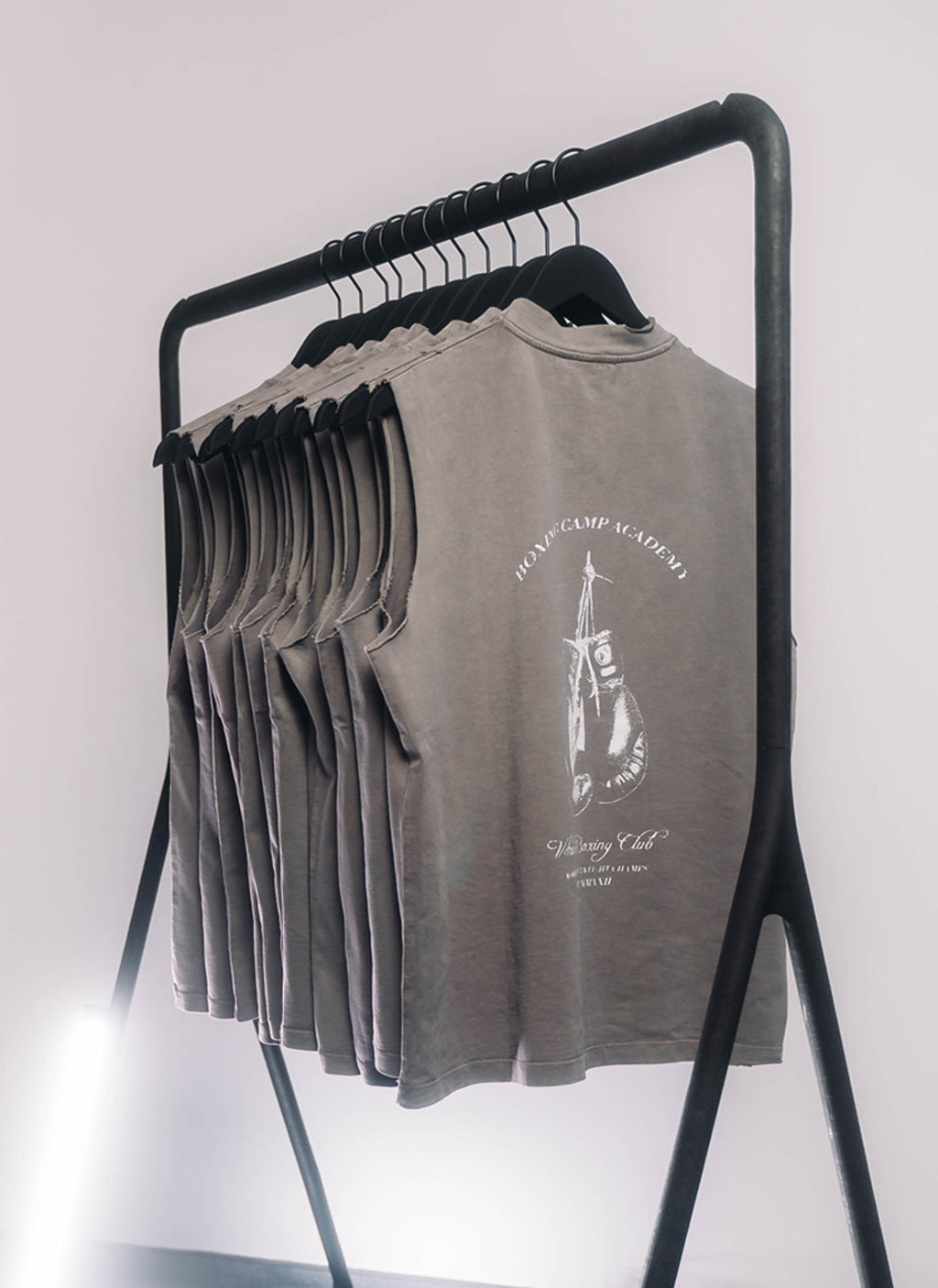 "Gloves Sleeveless" Shirt