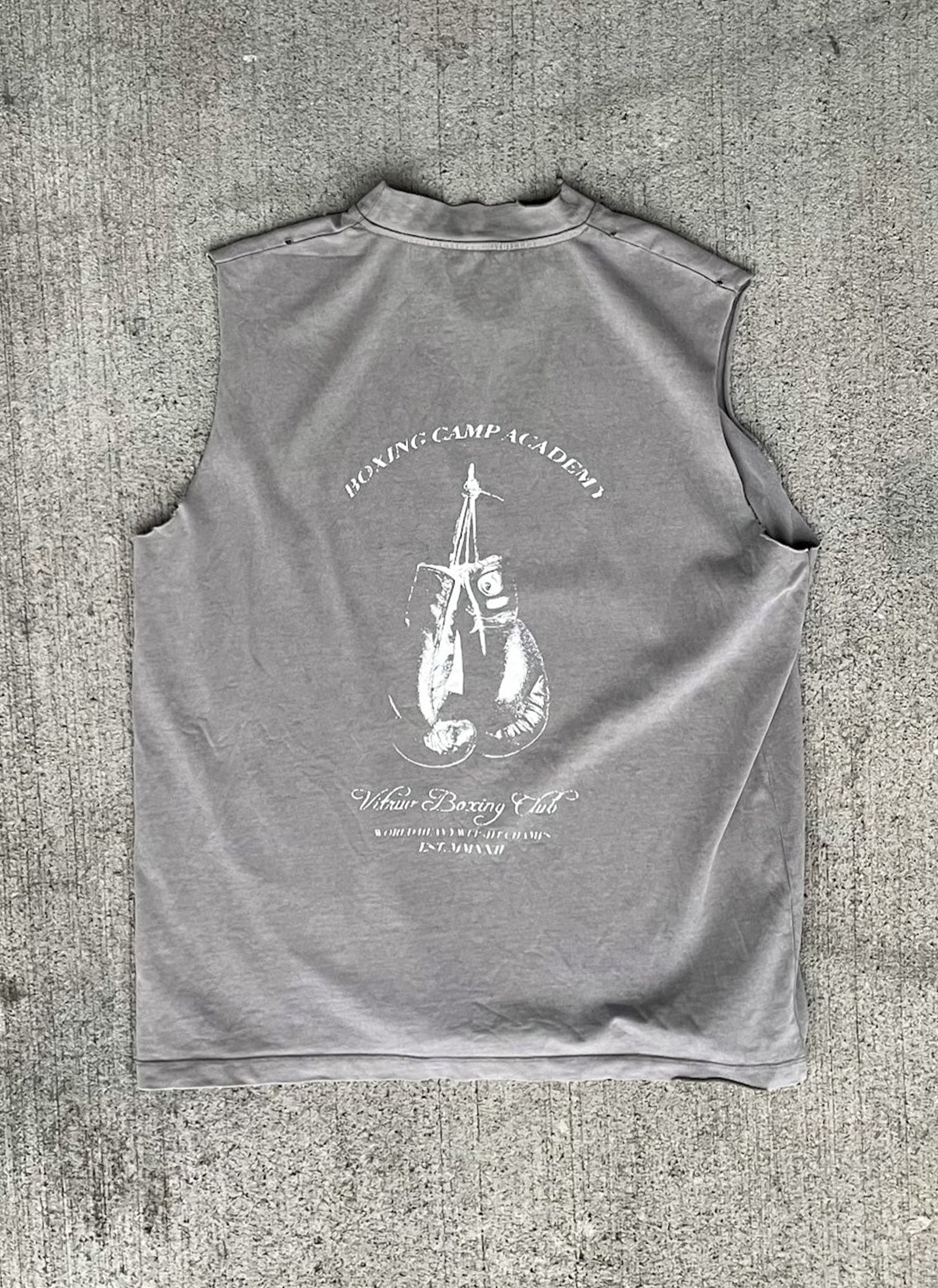 "Gloves Sleeveless" Shirt